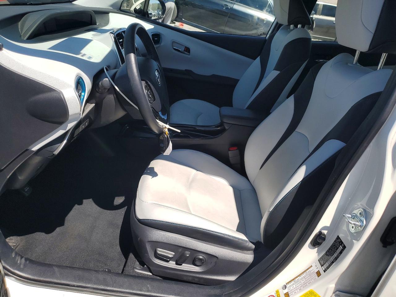 2019 TOYOTA PRIUS XLE photo 19