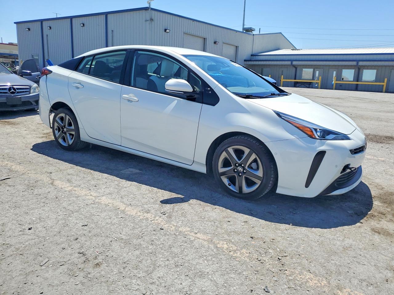 2019 TOYOTA PRIUS XLE photo 10