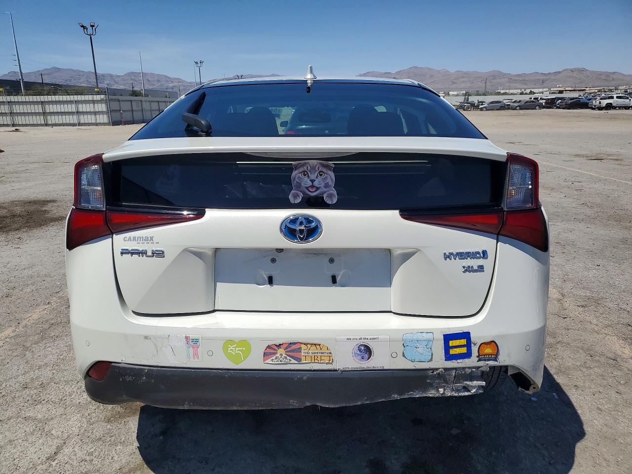 2019 TOYOTA PRIUS XLE photo 16
