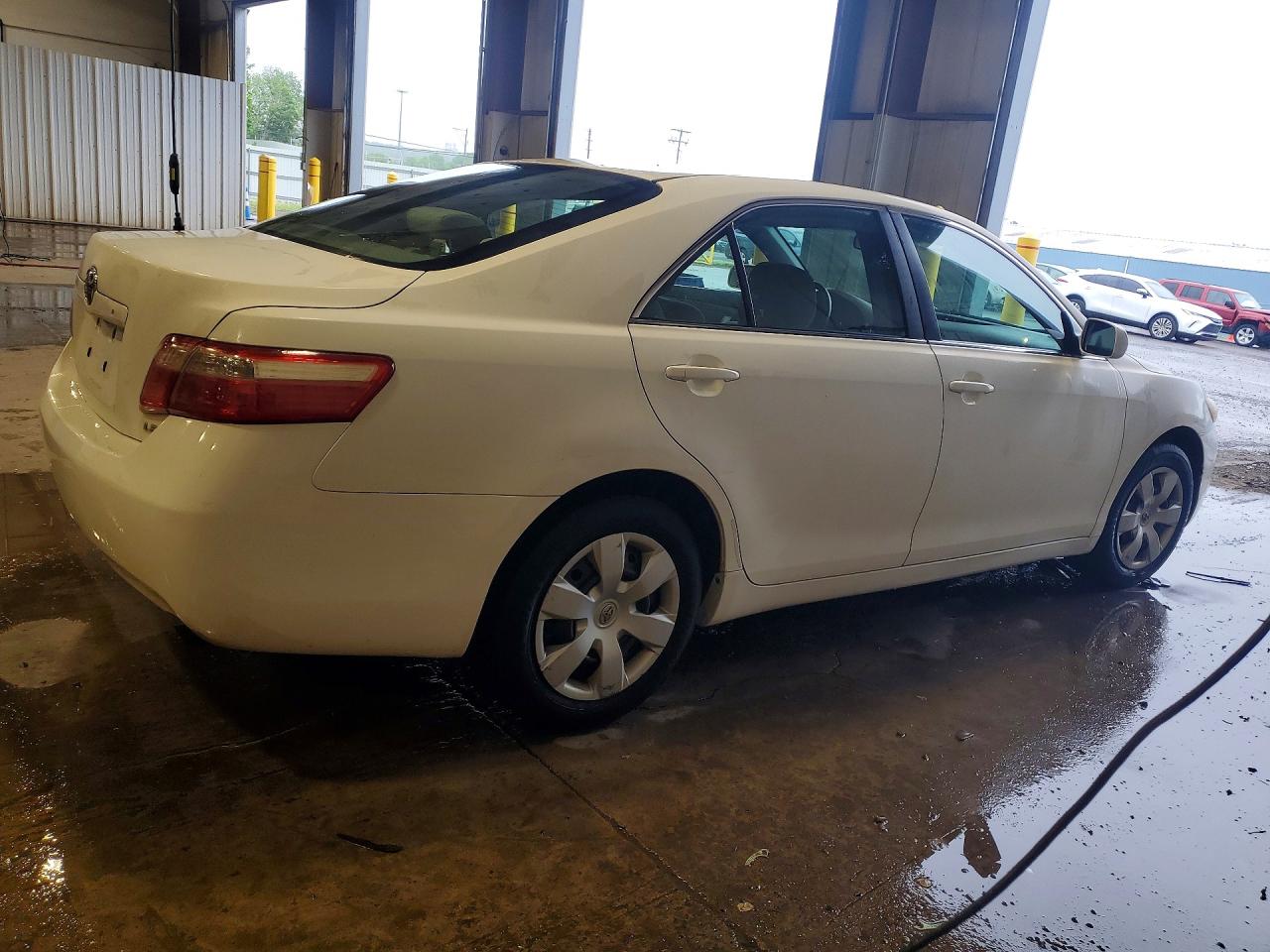 2009 TOYOTA CAMRY LE photo 3