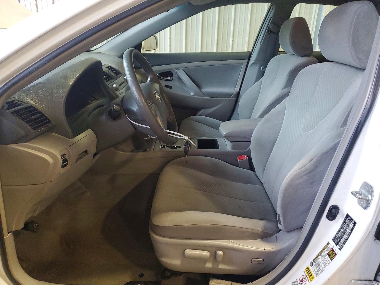 2009 TOYOTA CAMRY LE photo 7