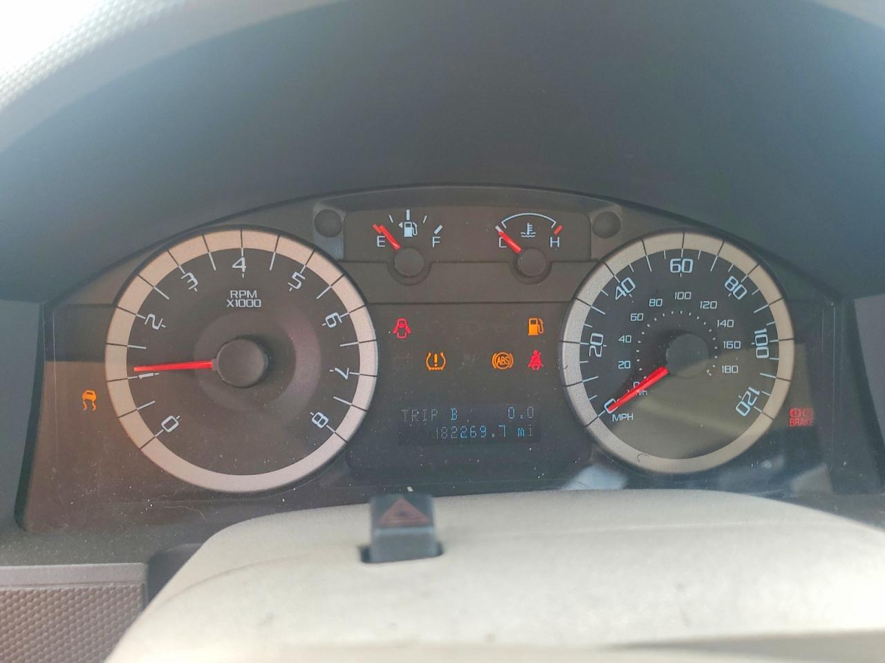 2010 FORD ESCAPE XLT photo 17