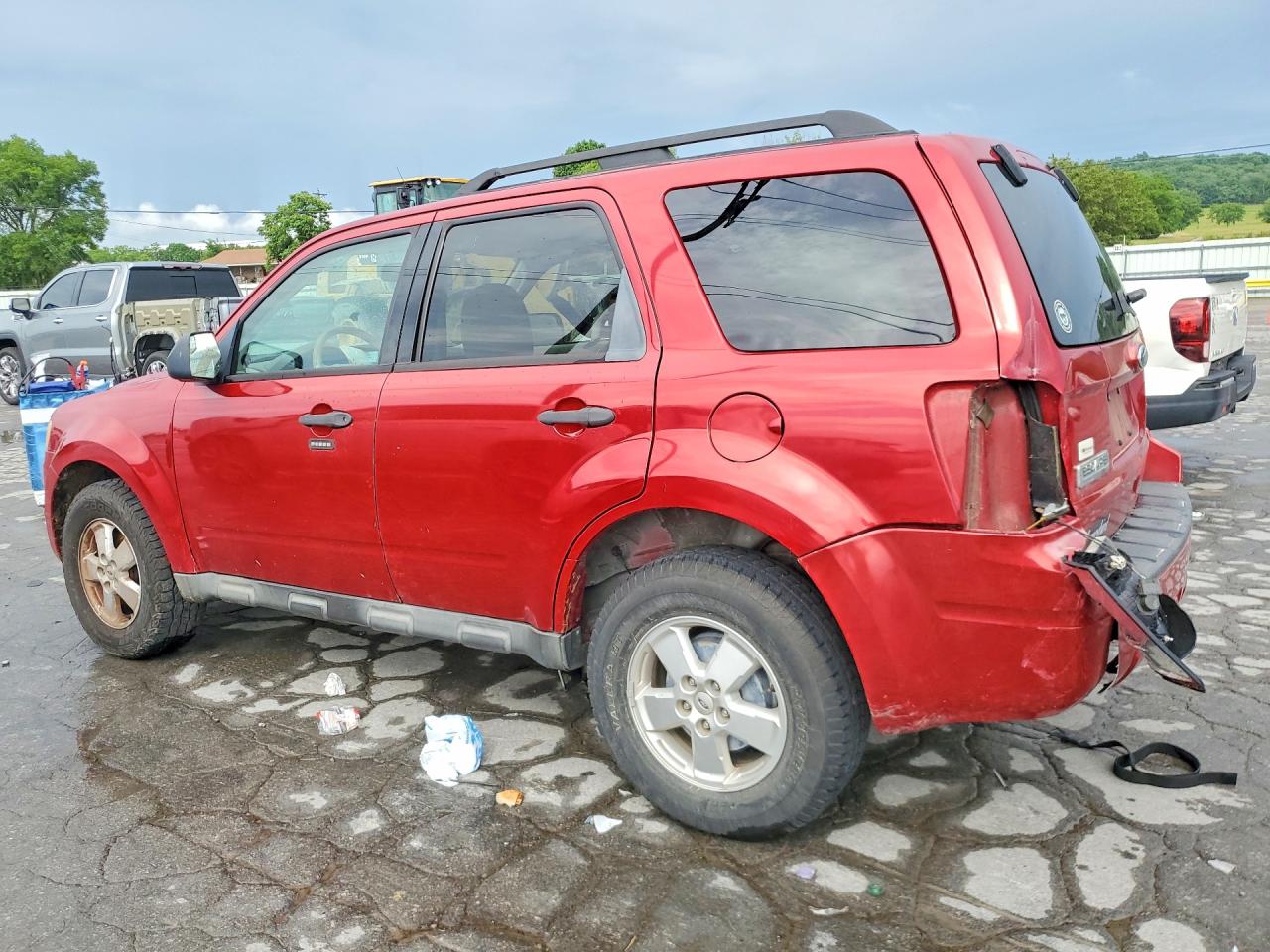 2010 FORD ESCAPE XLT photo 3