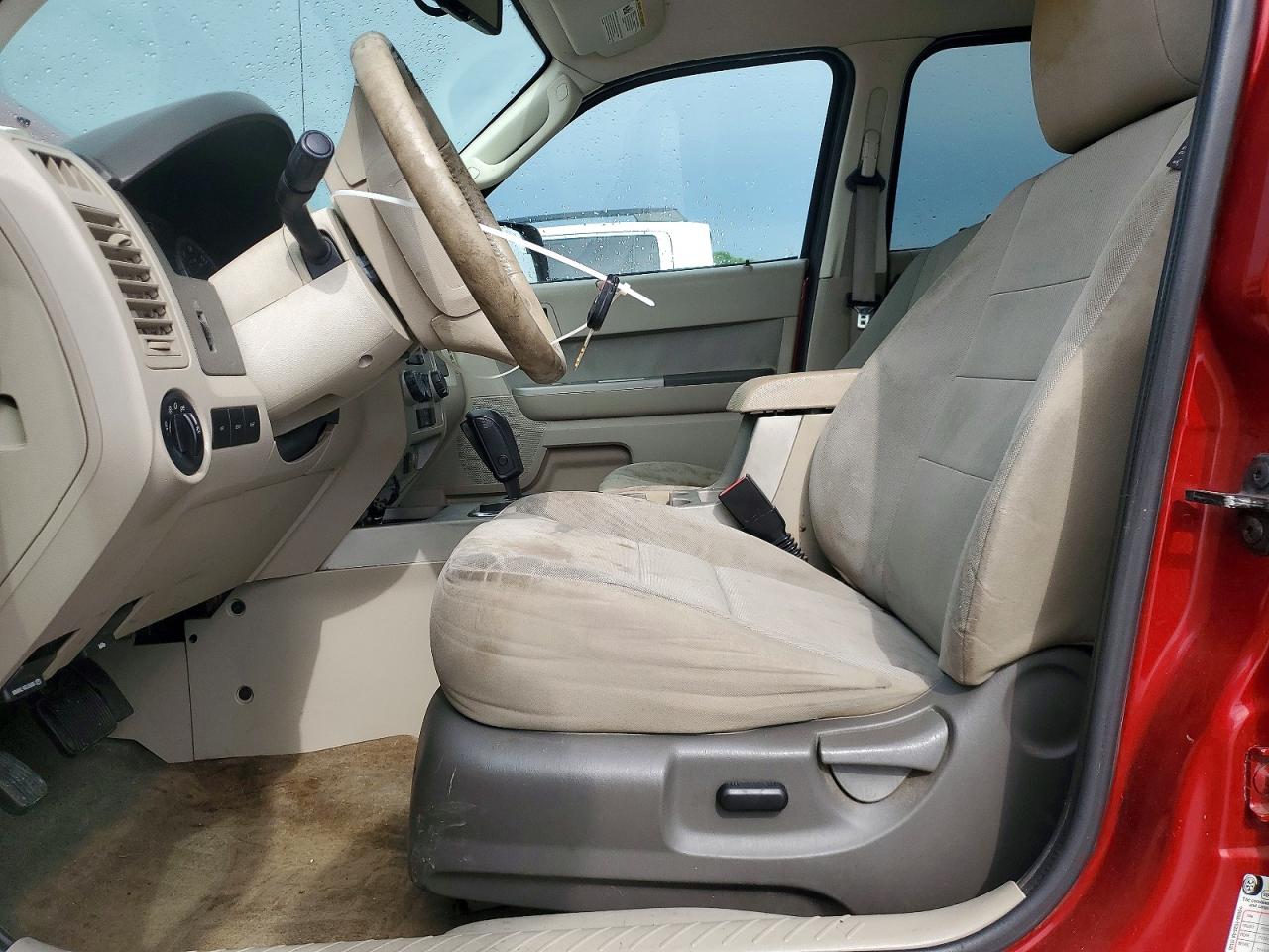 2010 FORD ESCAPE XLT photo 13