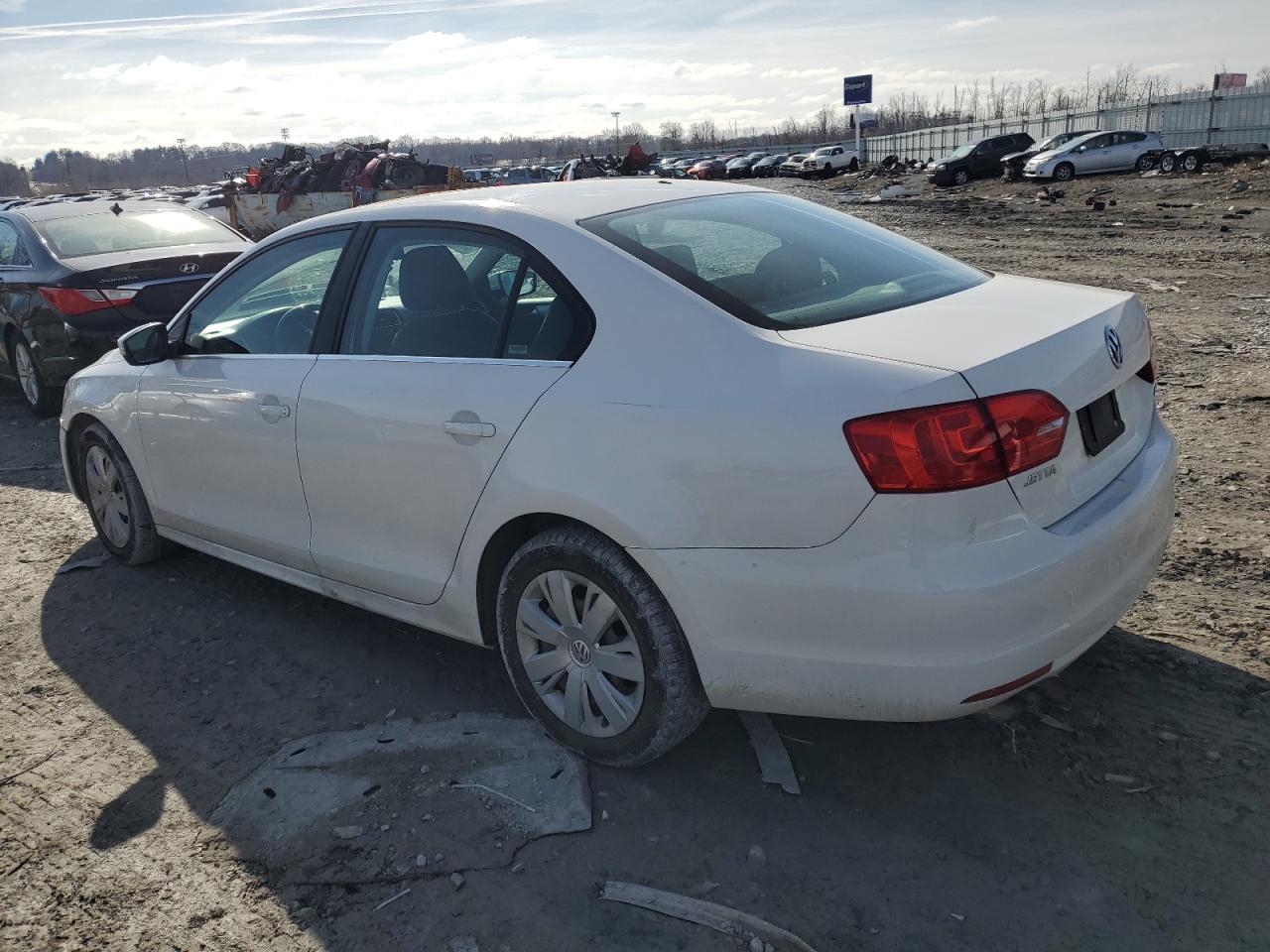 2013 VOLKSWAGEN JETTA SE photo 3