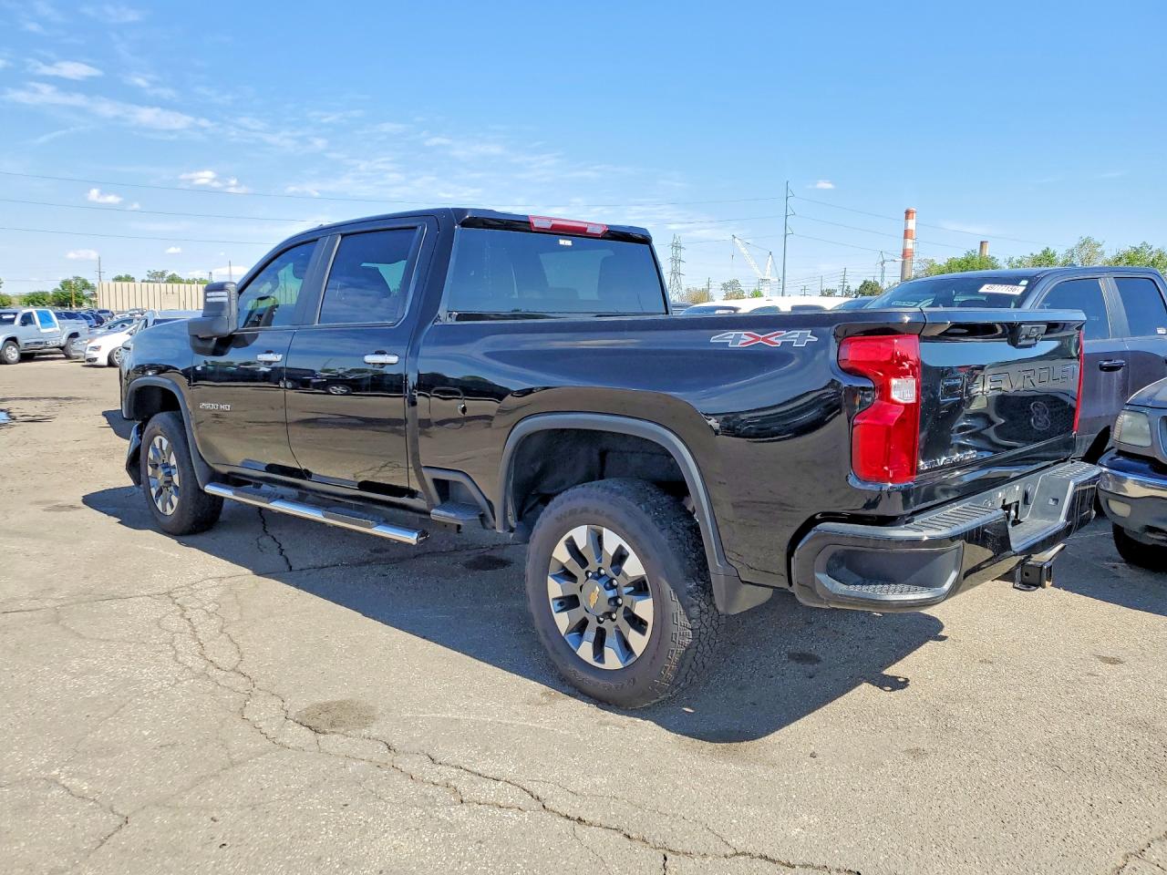2021 CHEVROLET SILVERADO photo 4