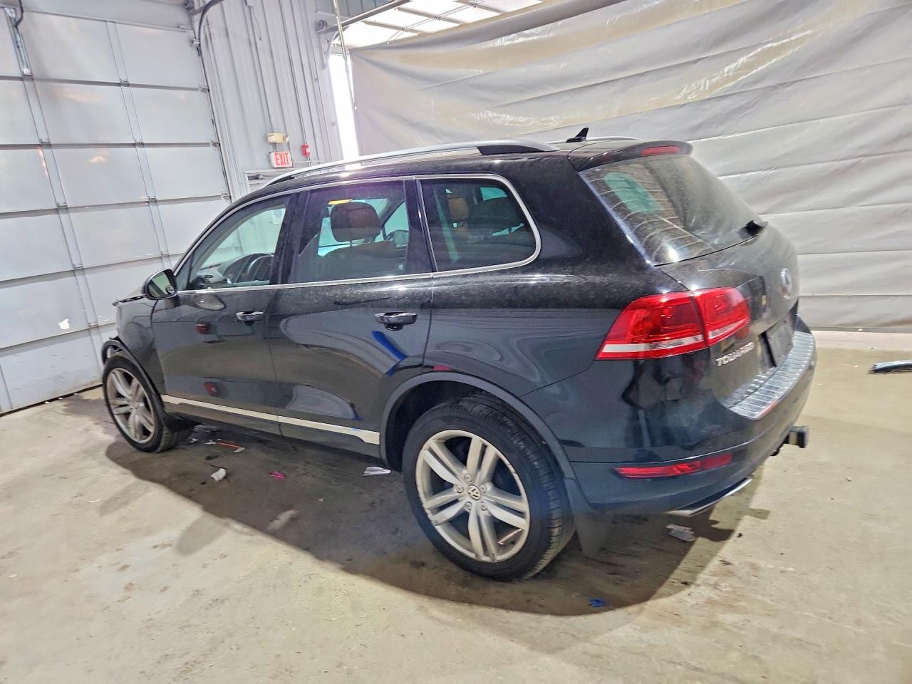 2013 VOLKSWAGEN TOUAREG V6 TDI photo 4