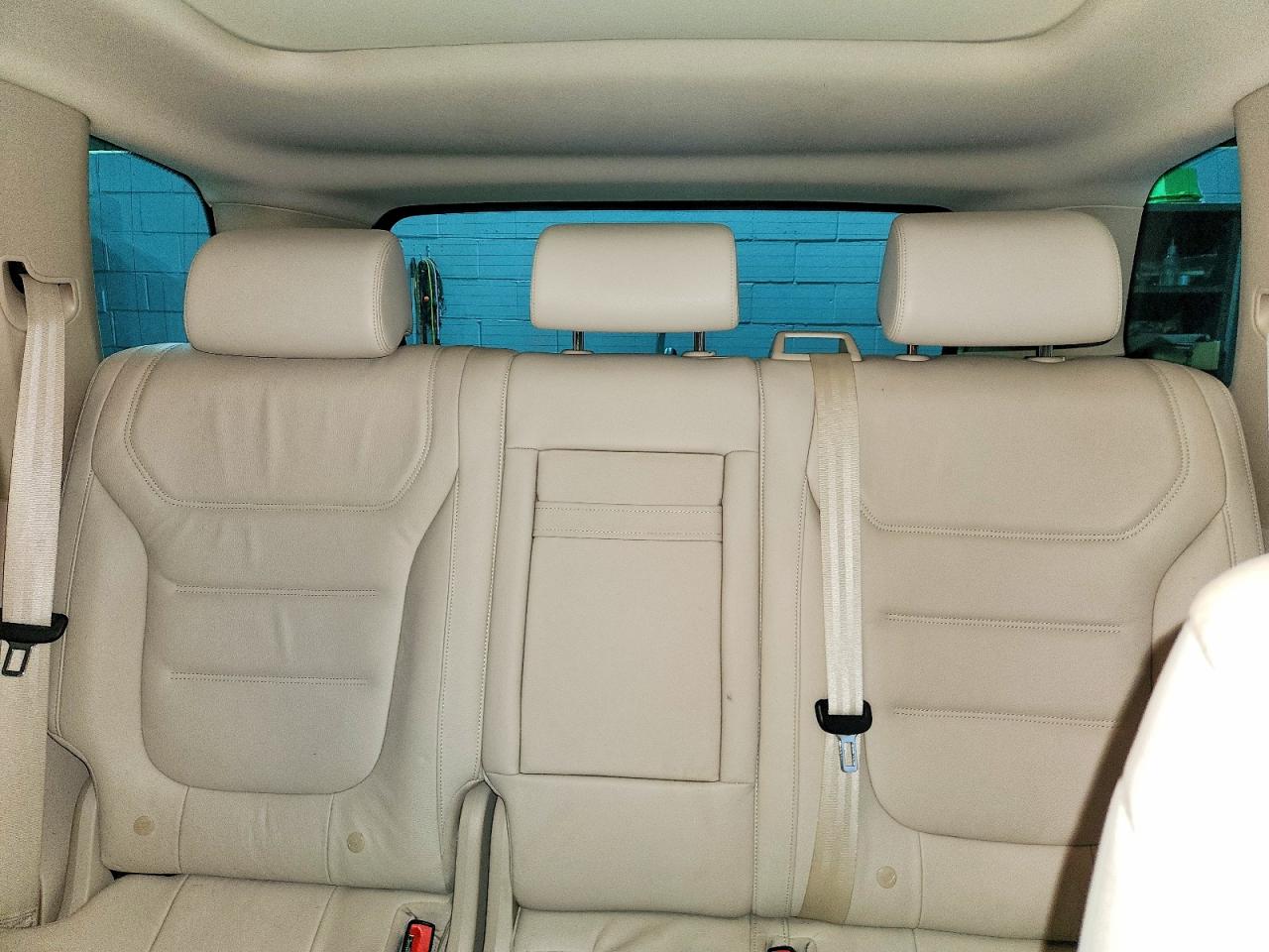 2013 VOLKSWAGEN TOUAREG V6 TDI photo 28