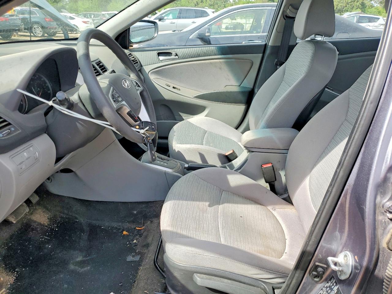 2017 HYUNDAI ACCENT SE photo 13