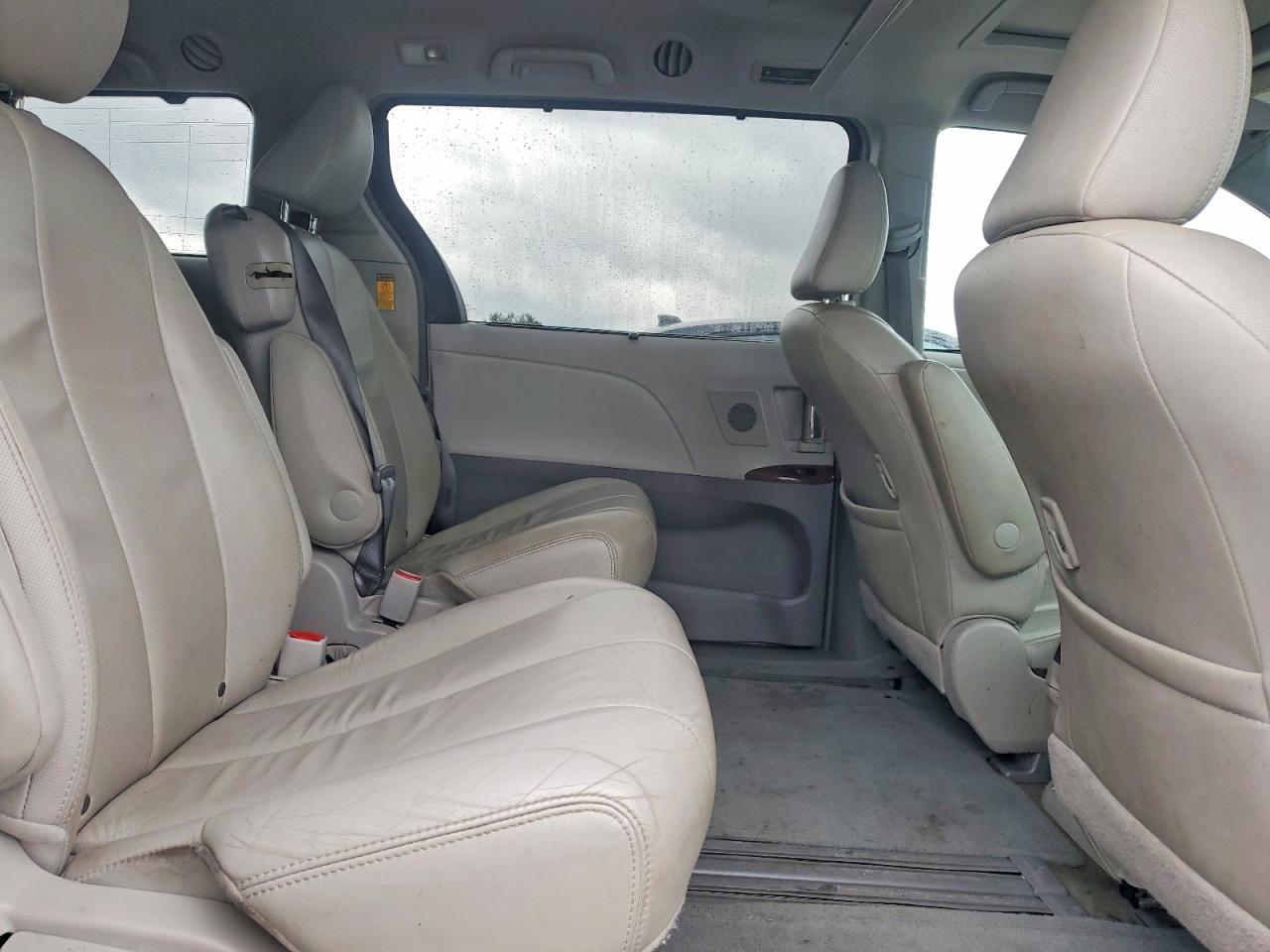 2014 TOYOTA SIENNA XLE 8-PASSENGER photo 21