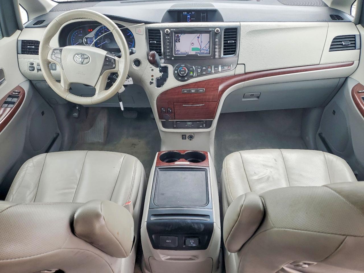 2014 TOYOTA SIENNA XLE 8-PASSENGER photo 15