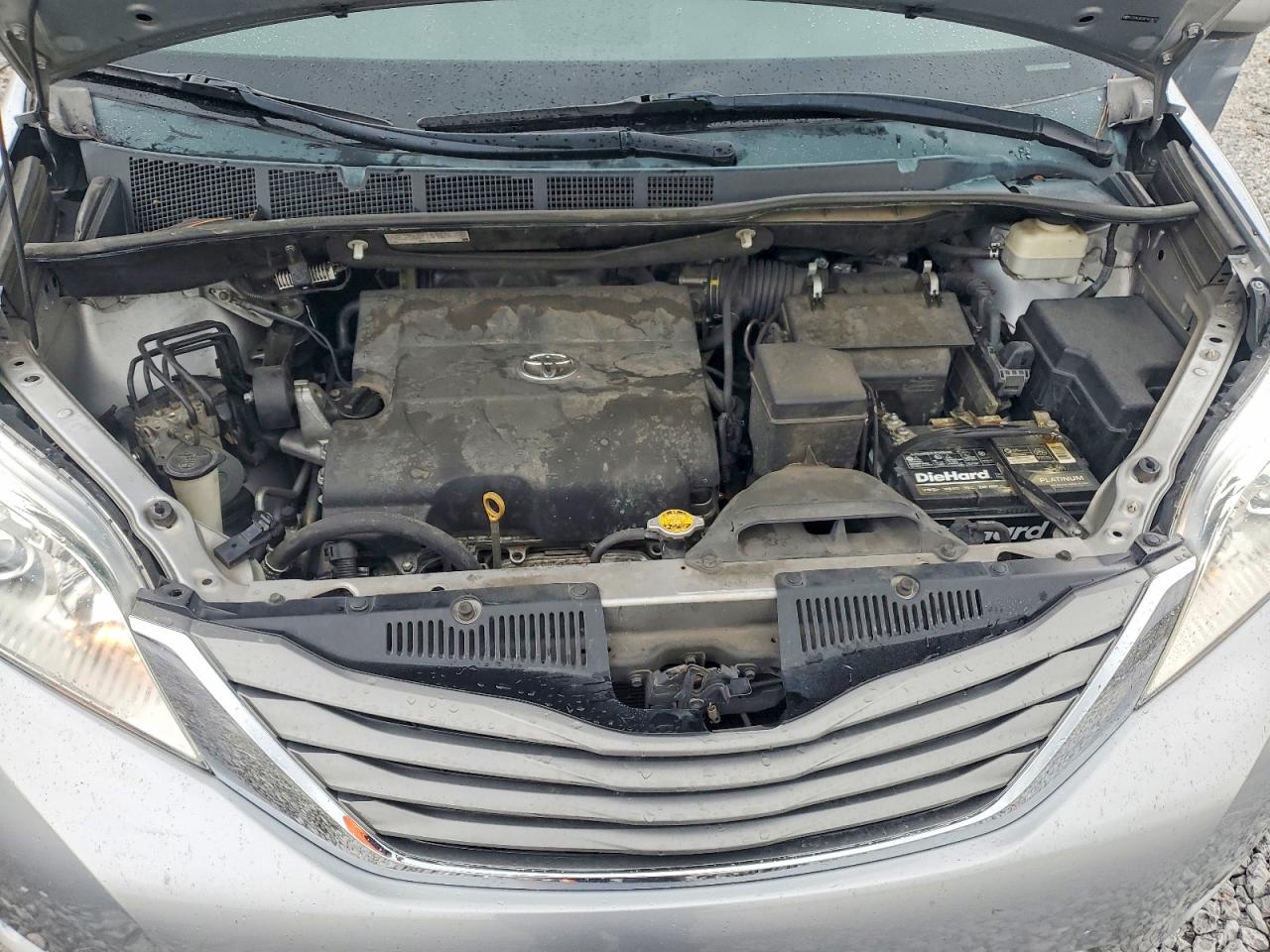 2014 TOYOTA SIENNA XLE 8-PASSENGER photo 23