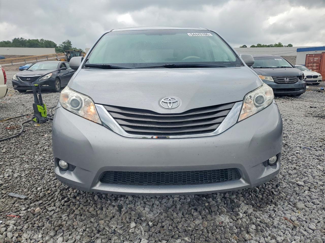 2014 TOYOTA SIENNA XLE 8-PASSENGER photo 9