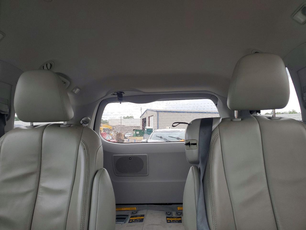 2014 TOYOTA SIENNA XLE 8-PASSENGER photo 19