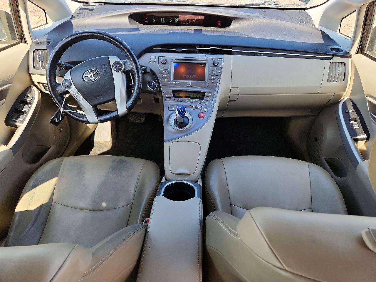 2014 TOYOTA PRIUS FOUR photo 22