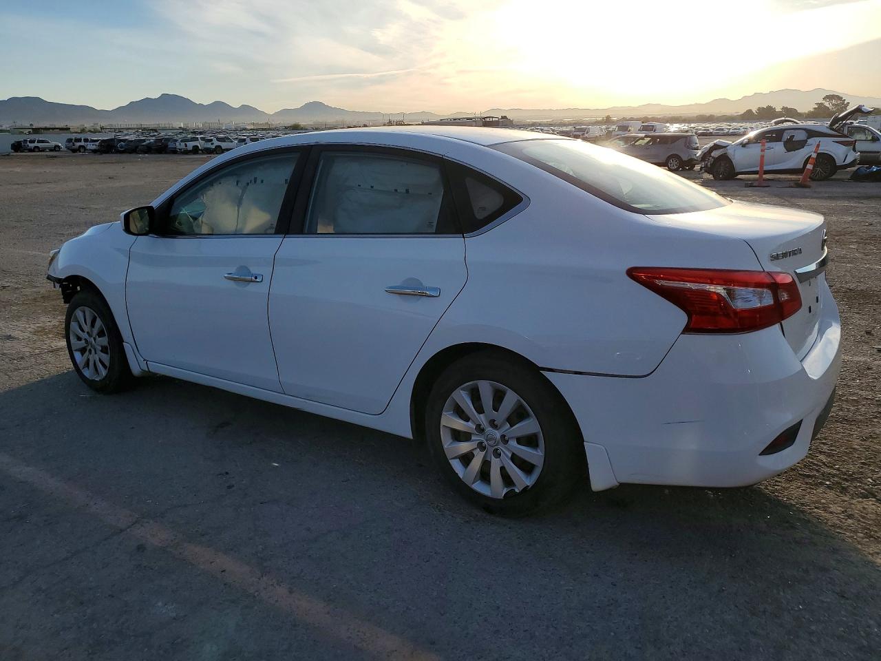 2016 NISSAN SENTRA S photo 4
