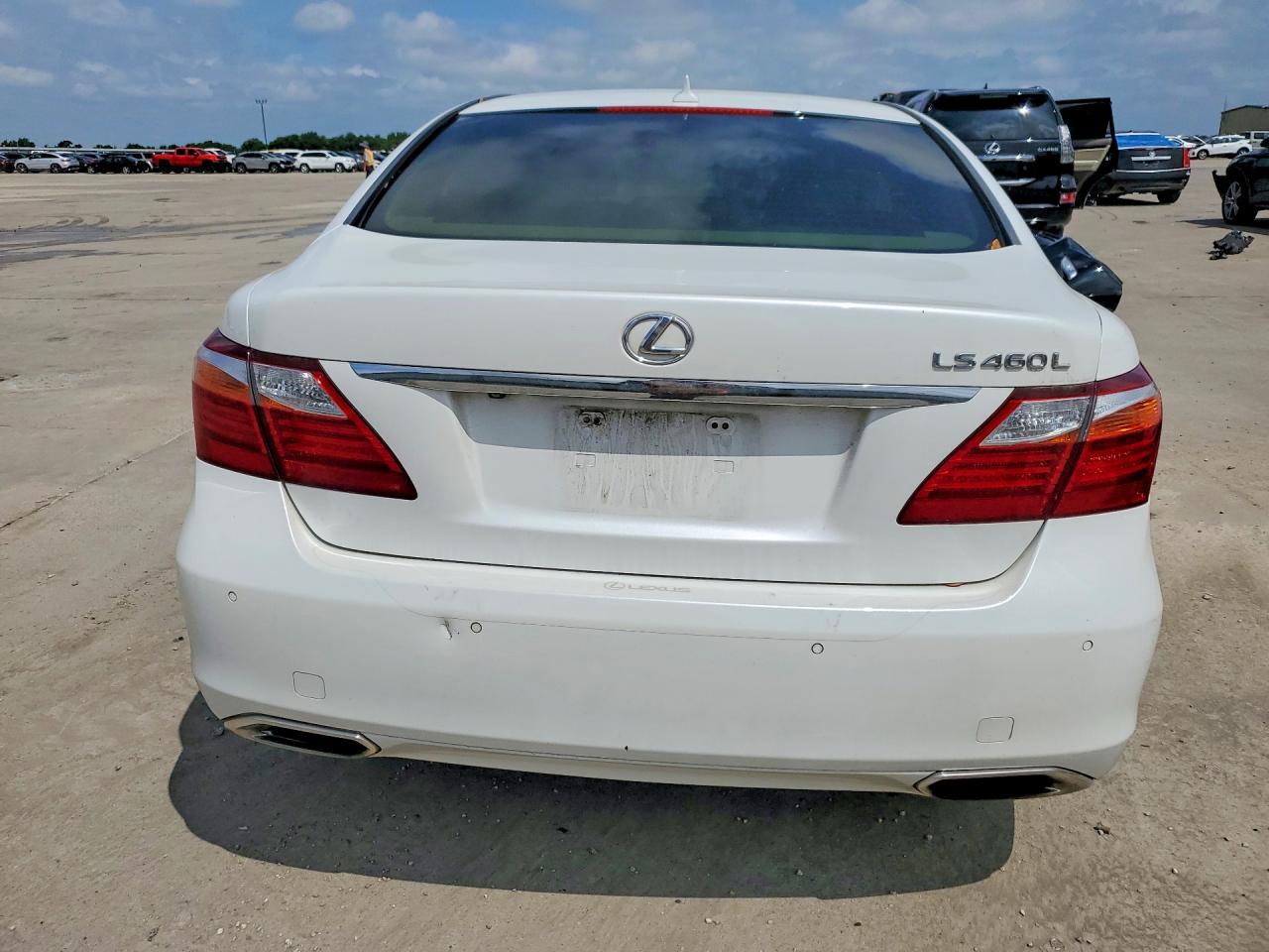 2012 LEXUS LS 460L photo 11