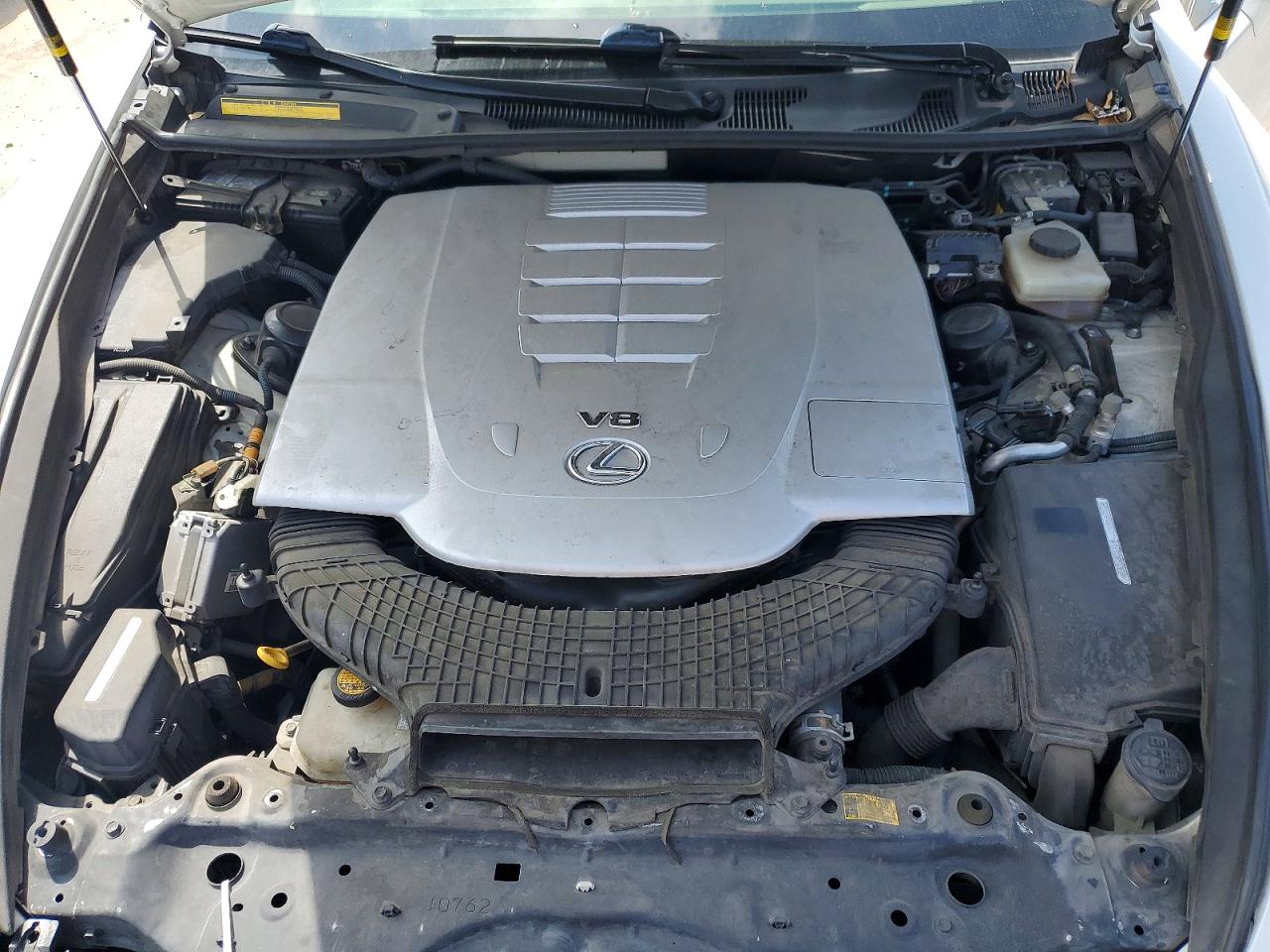 2012 LEXUS LS 460L photo 21
