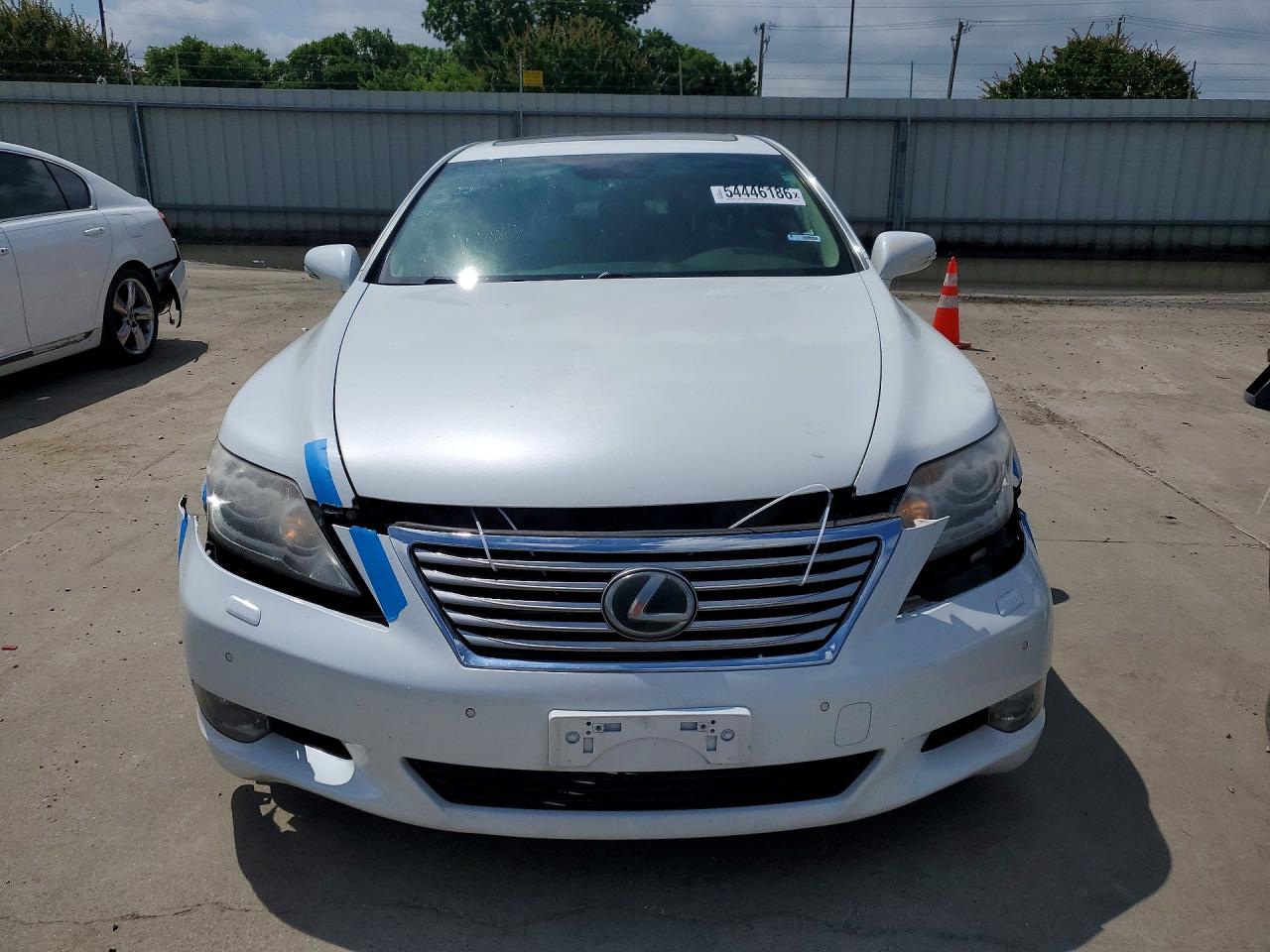 2012 LEXUS LS 460L photo 9
