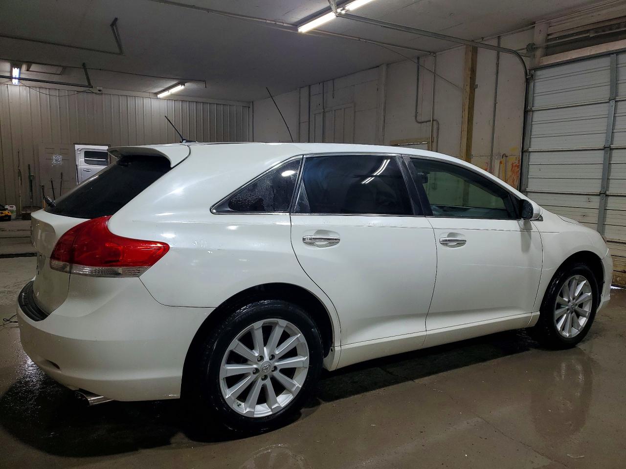 2010 TOYOTA VENZA FWD 4CYL photo 5