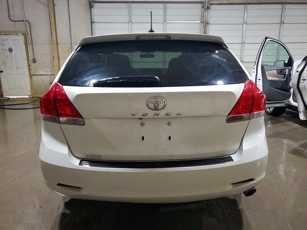 2010 TOYOTA VENZA FWD 4CYL photo 11