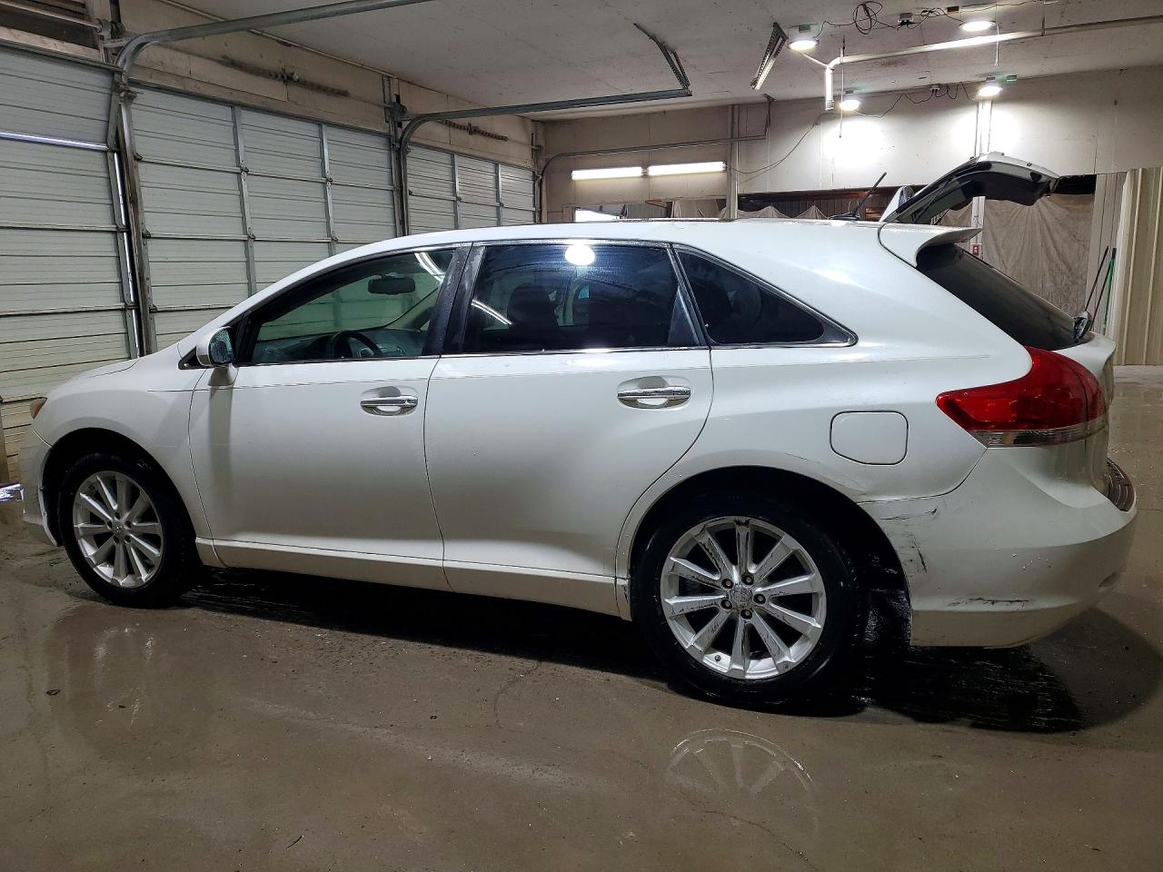 2010 TOYOTA VENZA FWD 4CYL photo 3
