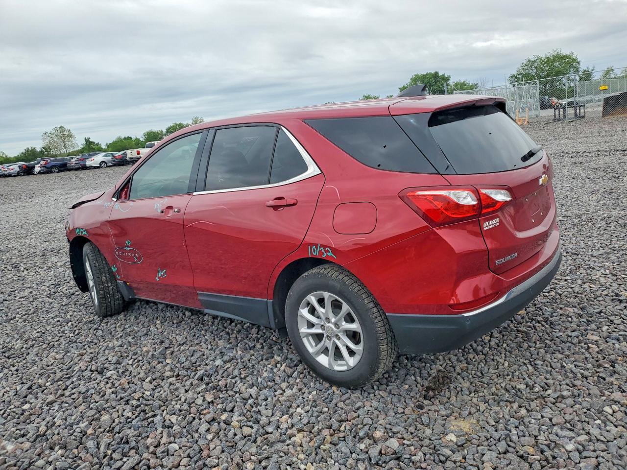 2020 CHEVROLET EQUINOX LT photo 2