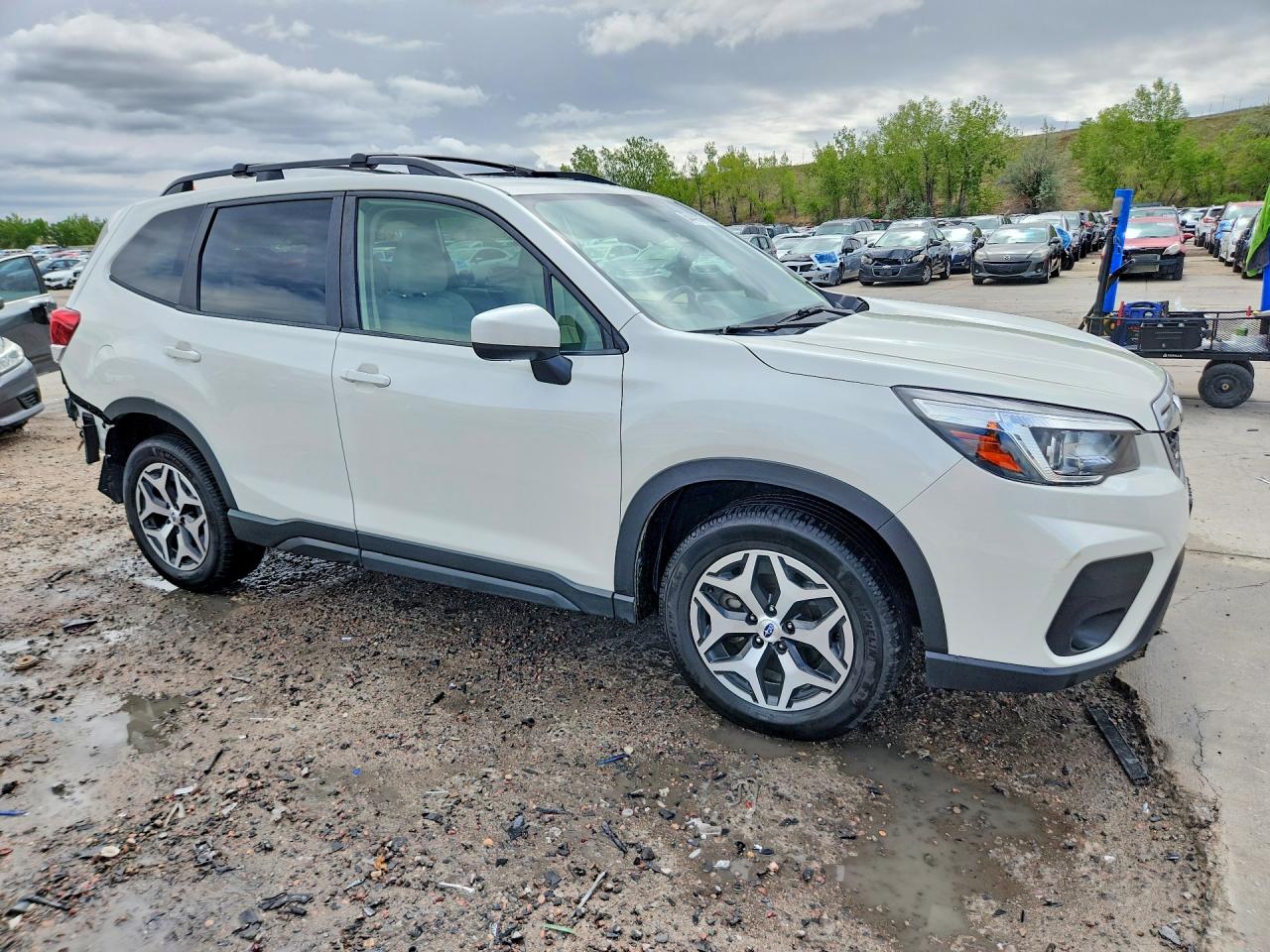 2020 SUBARU FORESTER PREMIUM photo 10