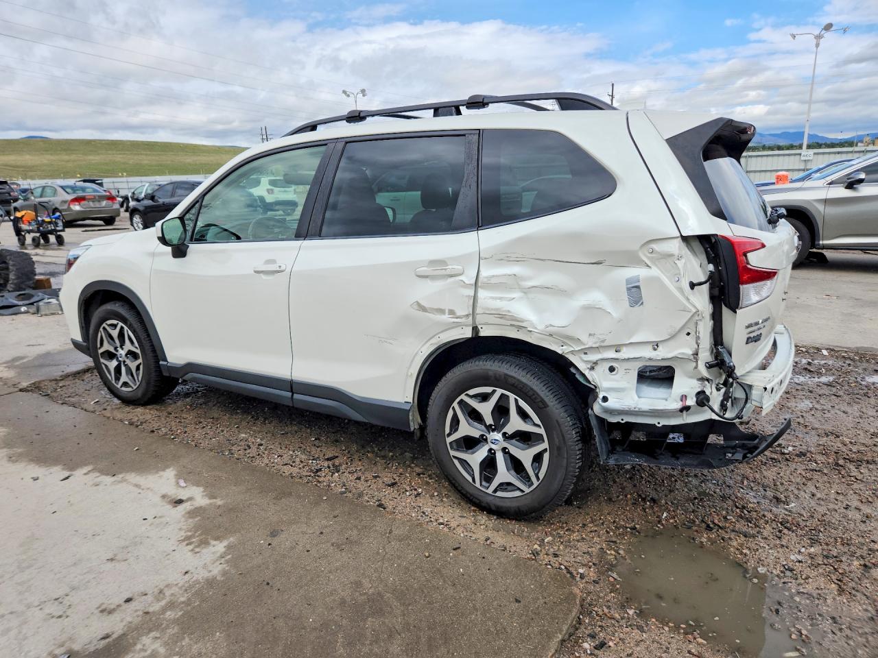 2020 SUBARU FORESTER PREMIUM photo 4