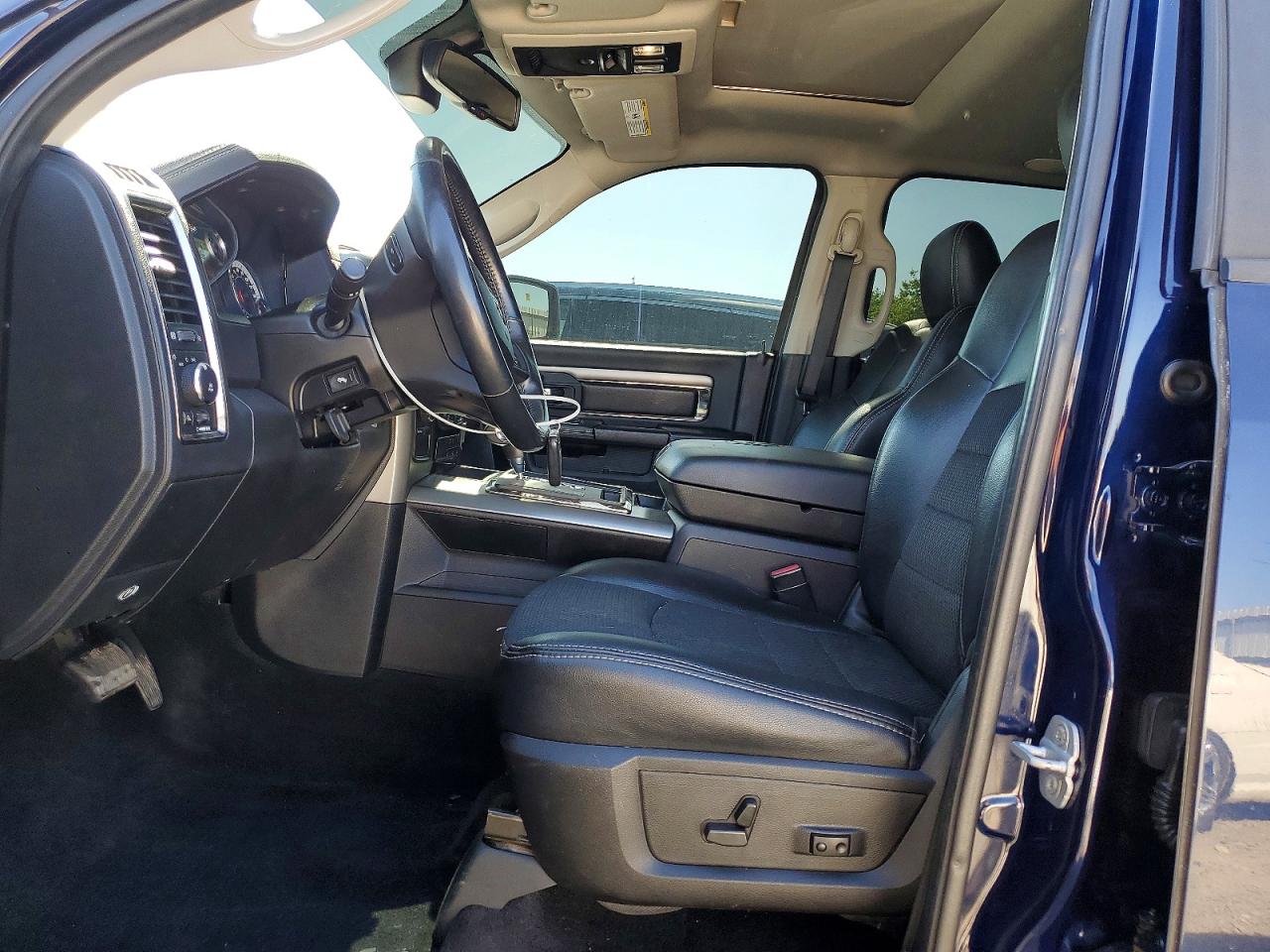 2013 RAM 1500 SPORT photo 19