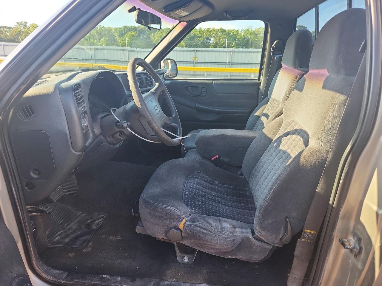 1998 CHEVROLET S TRUCK S10 photo 13