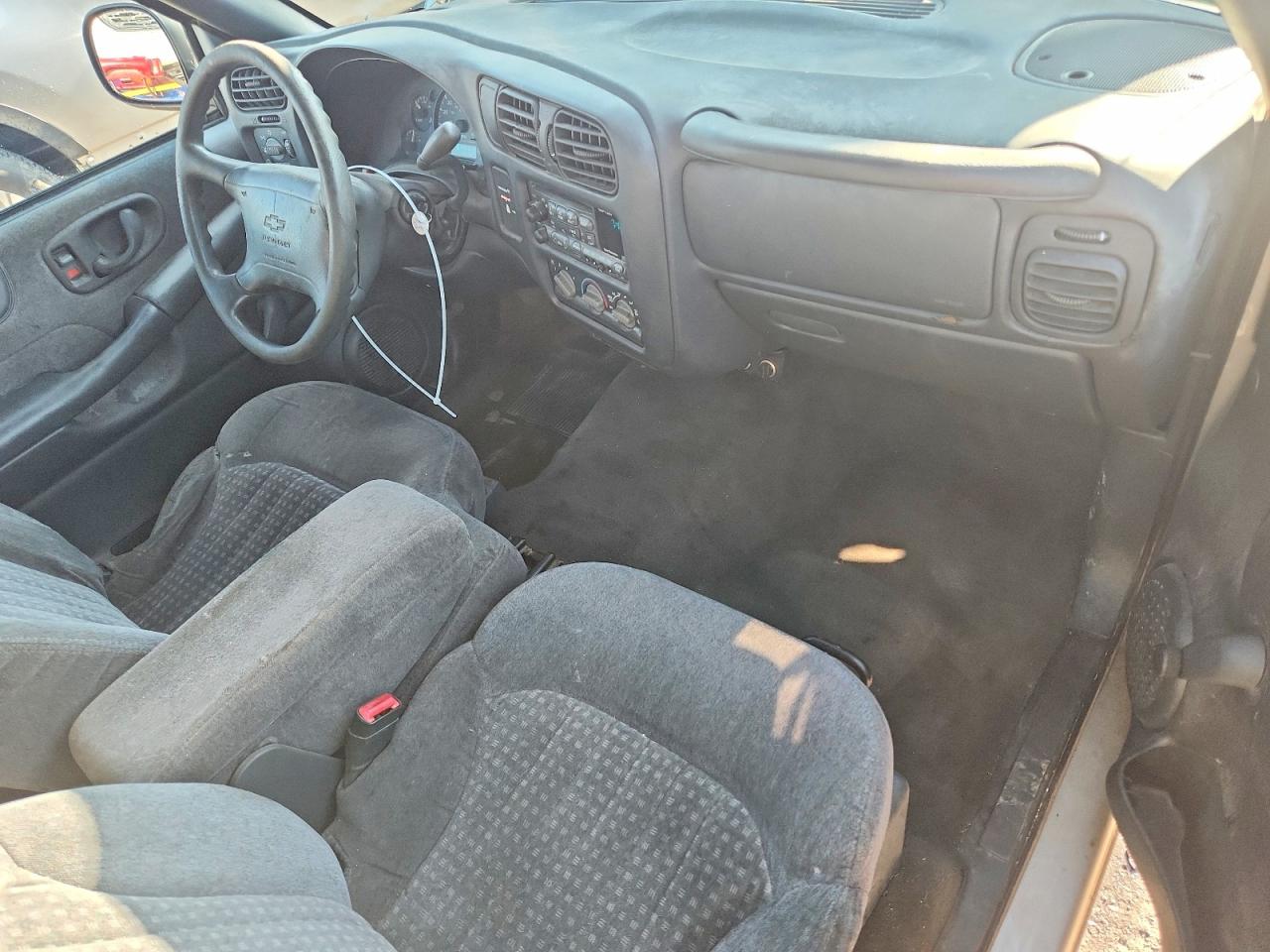 1998 CHEVROLET S TRUCK S10 photo 15
