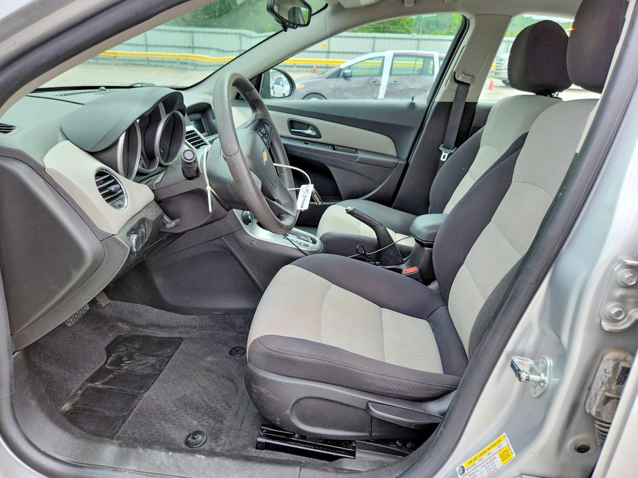 2015 CHEVROLET CRUZE LS photo 13