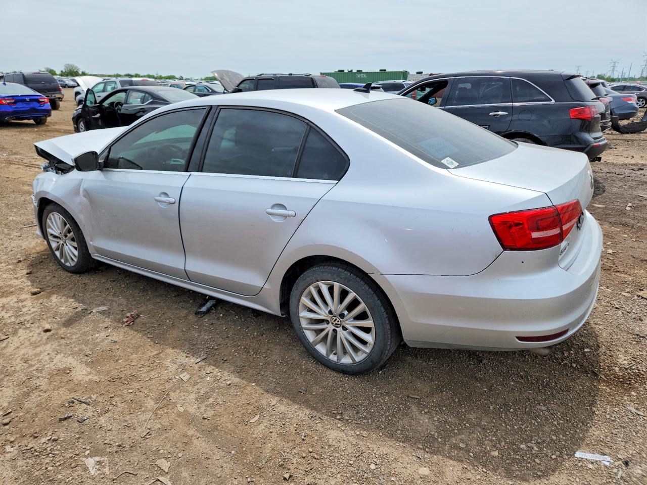 2015 VOLKSWAGEN JETTA SE photo 2