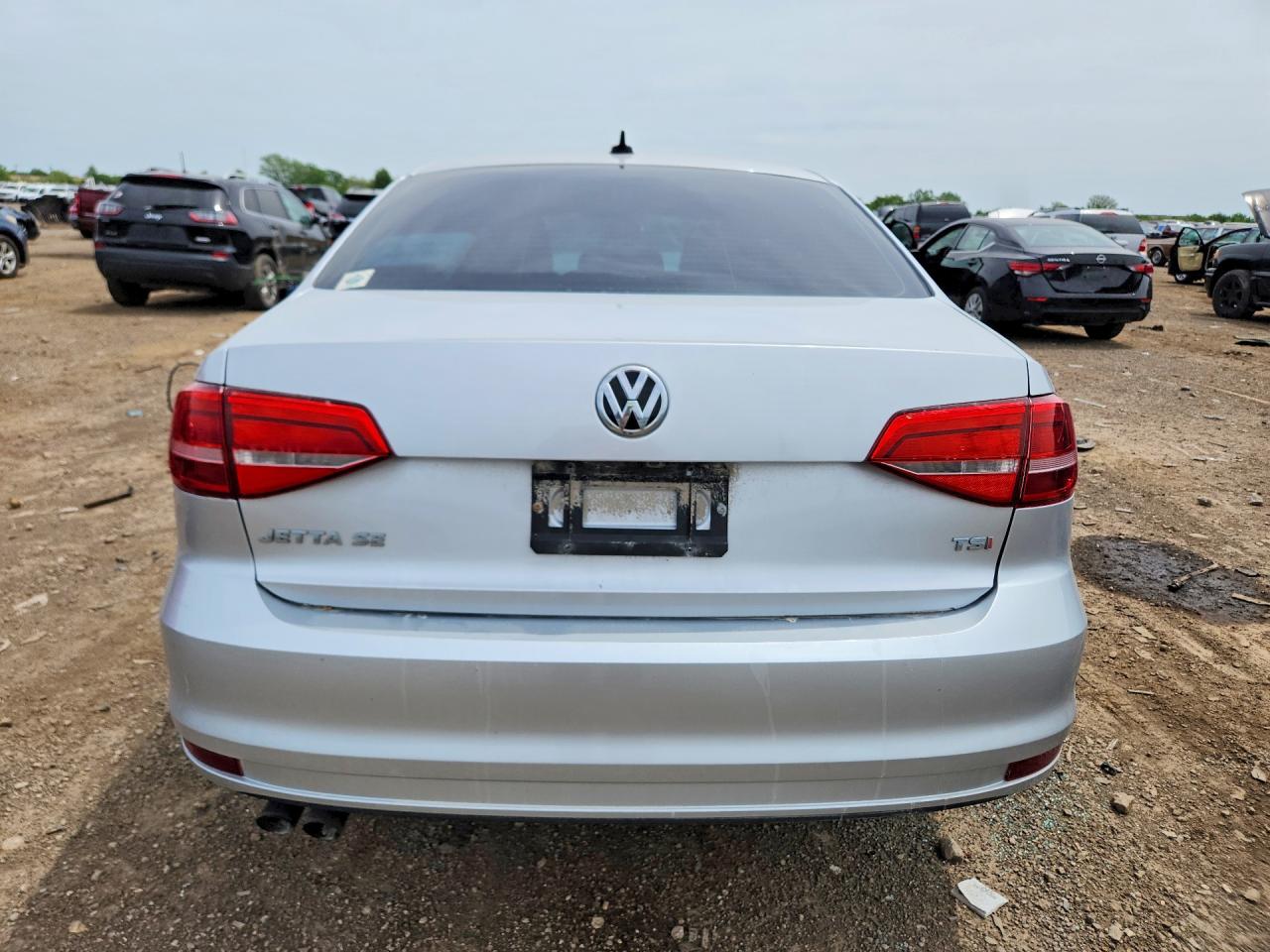 2015 VOLKSWAGEN JETTA SE photo 6