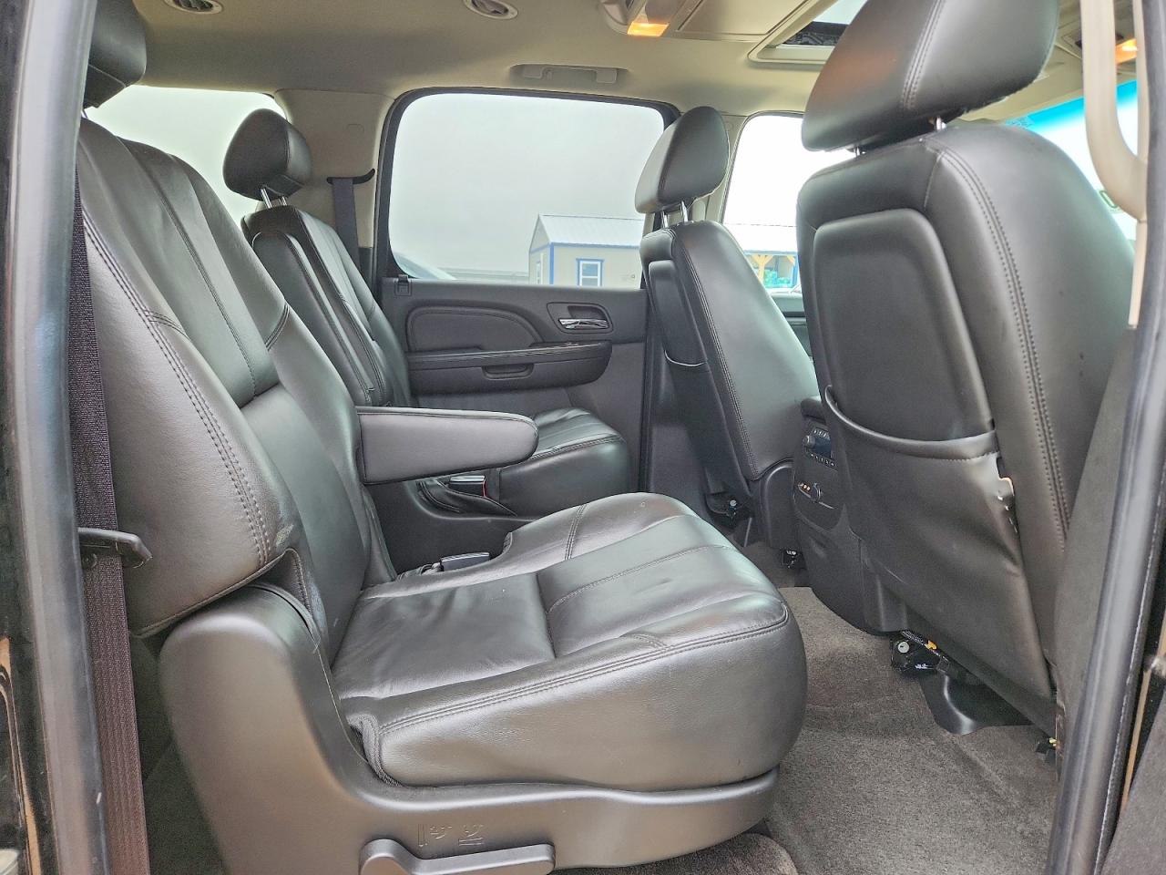 2009 GMC YUKON XL DENALI photo 31