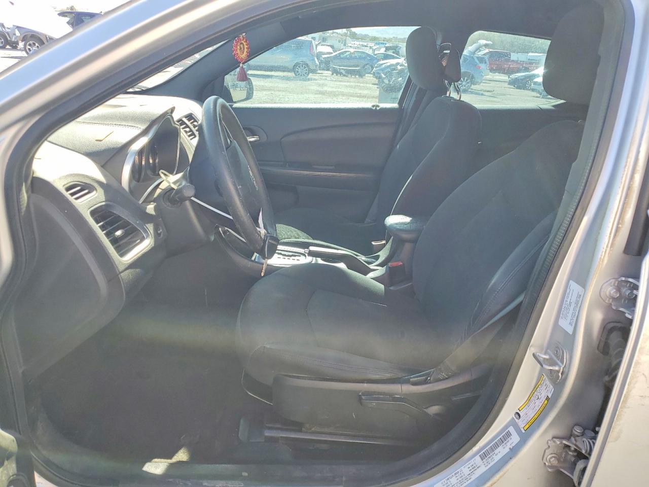 2012 DODGE AVENGER SE photo 13