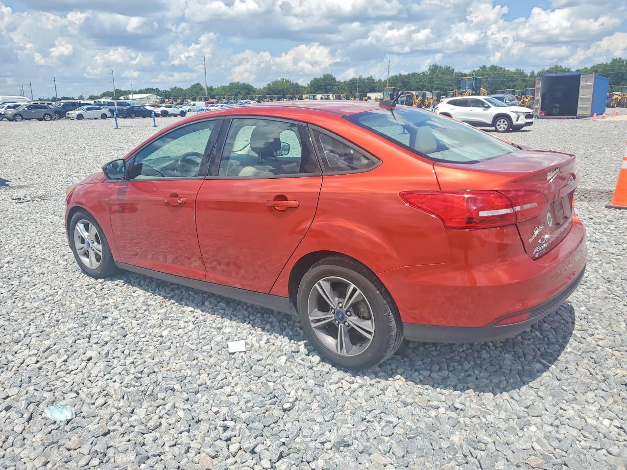 2018 FORD FOCUS SE photo 4