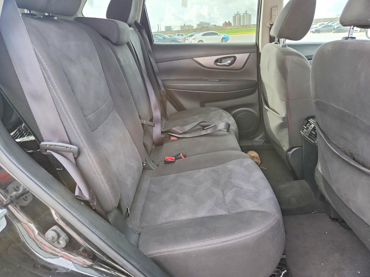 2016 NISSAN ROGUE SV photo 28