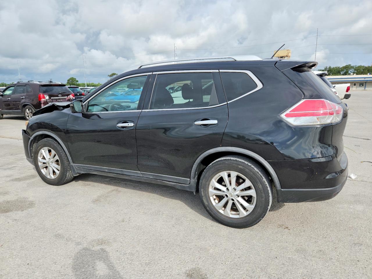 2016 NISSAN ROGUE SV photo 4