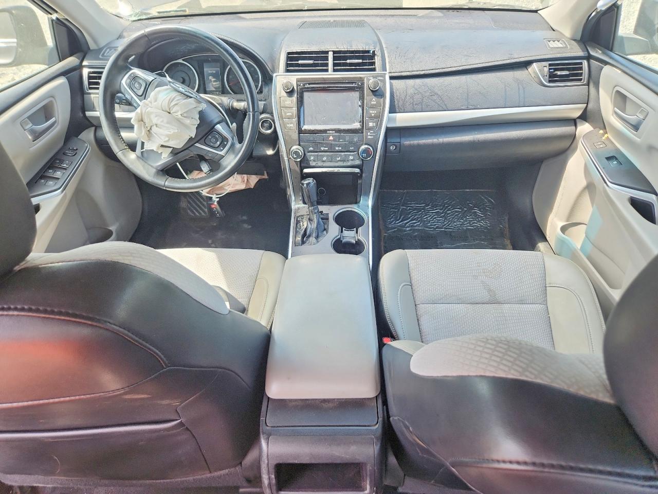 2017 TOYOTA CAMRY SE photo 15