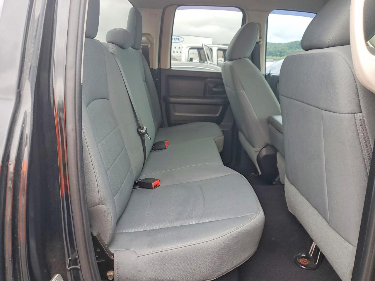 2014 RAM 1500 ST photo 28