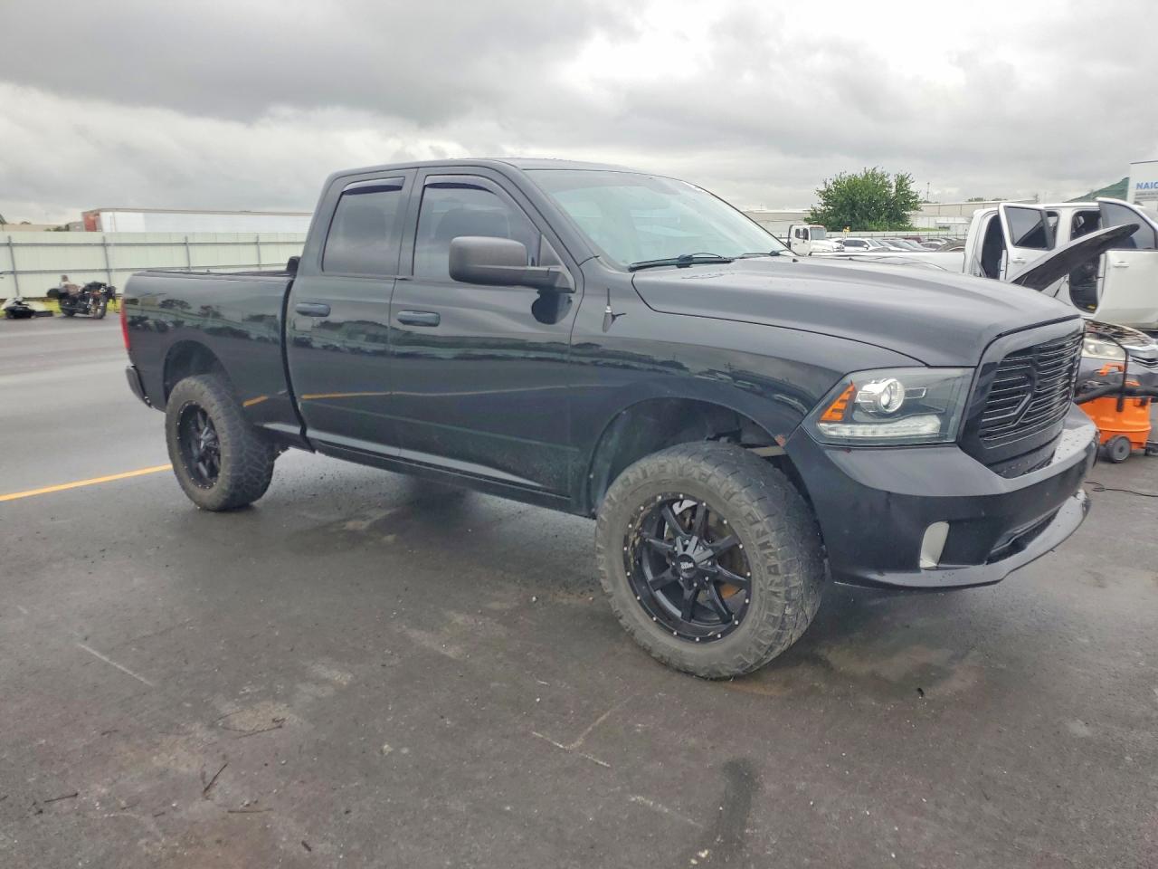 2014 RAM 1500 ST photo 10