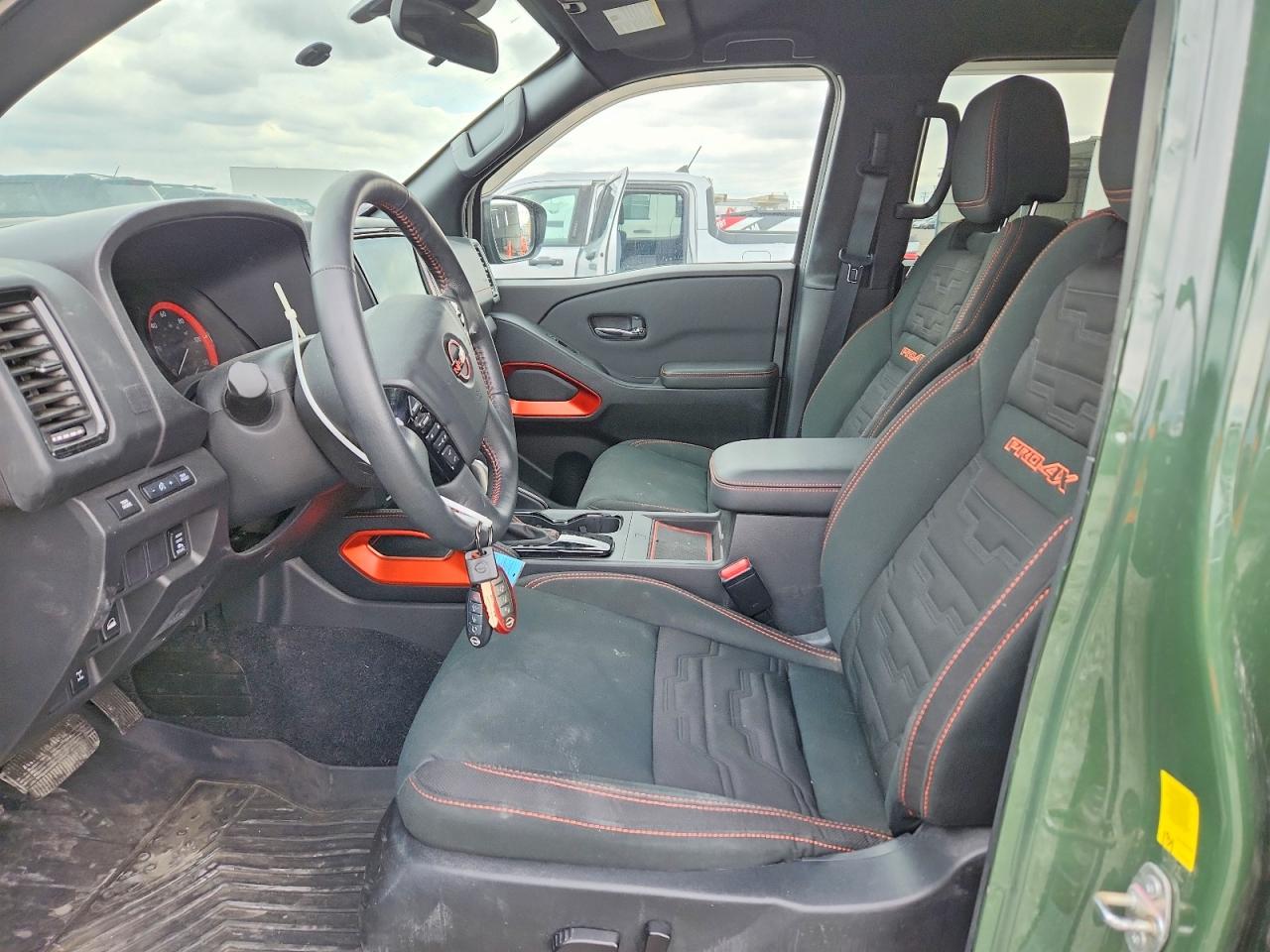 2024 NISSAN FRONTIER PRO-4X photo 7