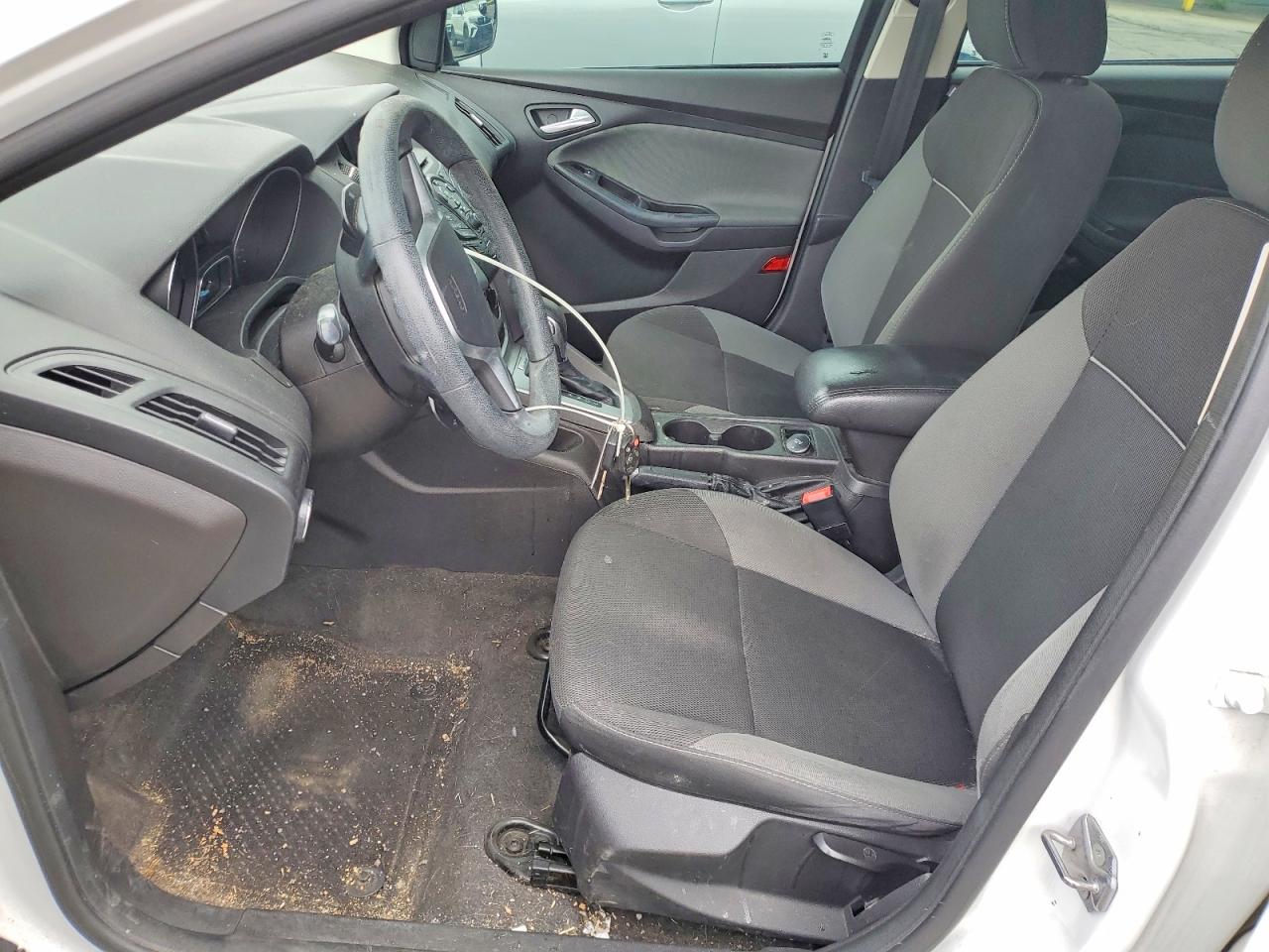 2013 FORD FOCUS SE photo 19