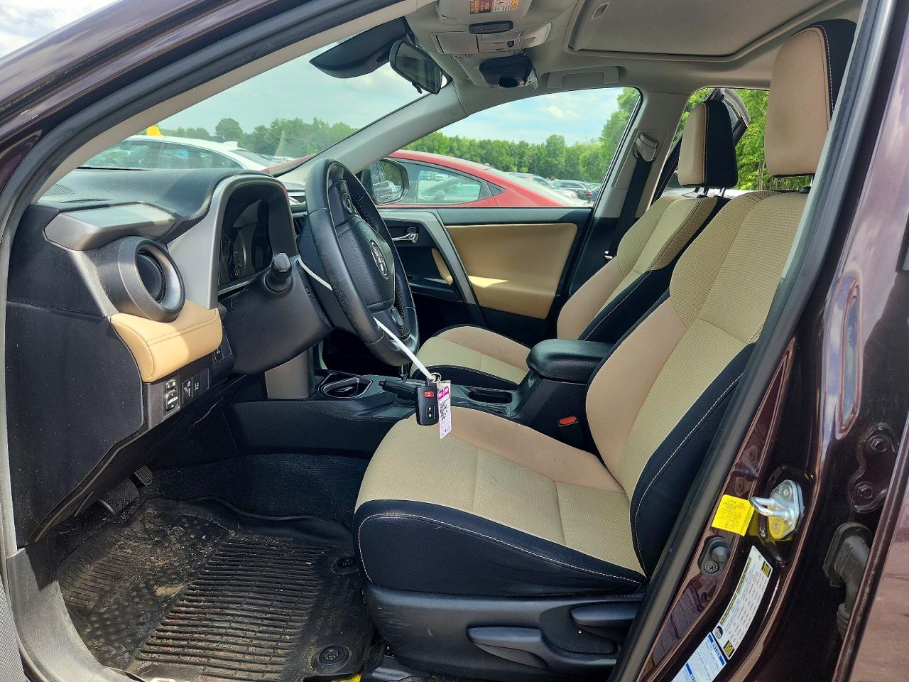 2018 TOYOTA RAV4 XLE photo 13