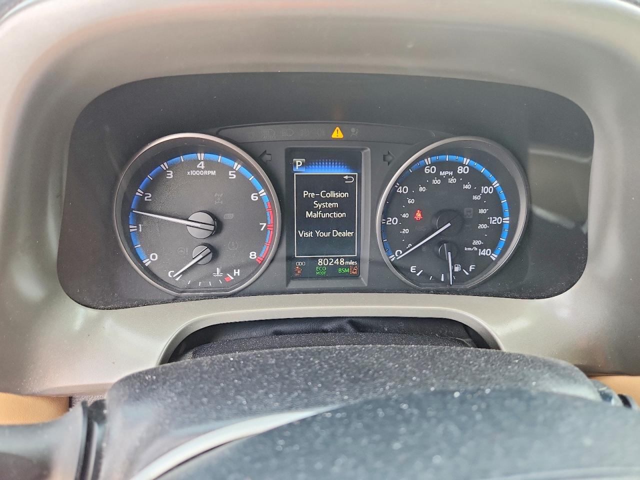 2018 TOYOTA RAV4 XLE photo 17