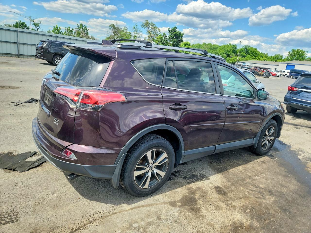 2018 TOYOTA RAV4 XLE photo 5