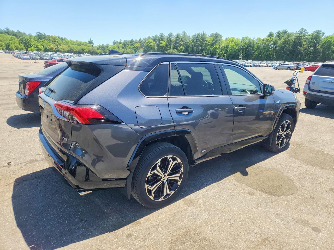 2024 TOYOTA RAV4 PRIME XSE photo 5