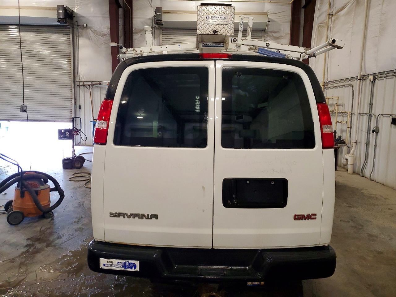 2019 GMC SAVANA G2500 photo 16